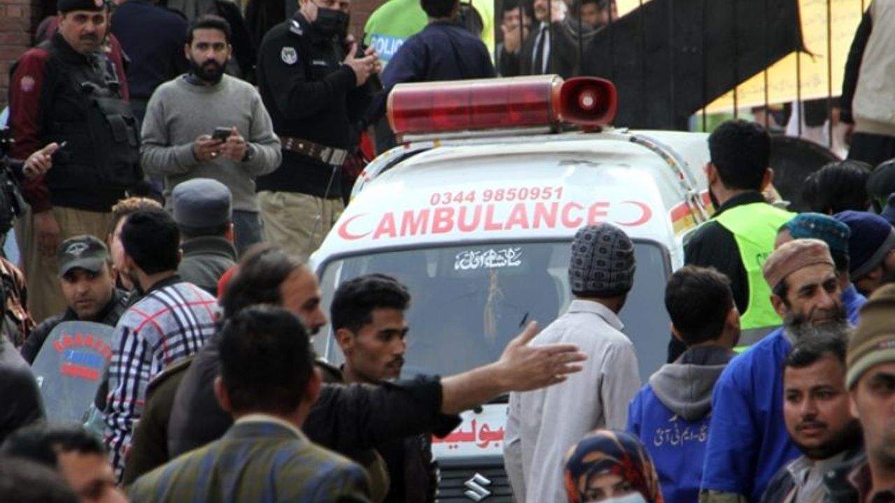 Pakistan'da camiye intihar saldırısı: 59 ölü, 157 yaralı