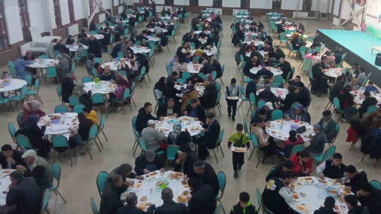 Osmaneli’nde hergün 750 depremzede iftar açıyor
