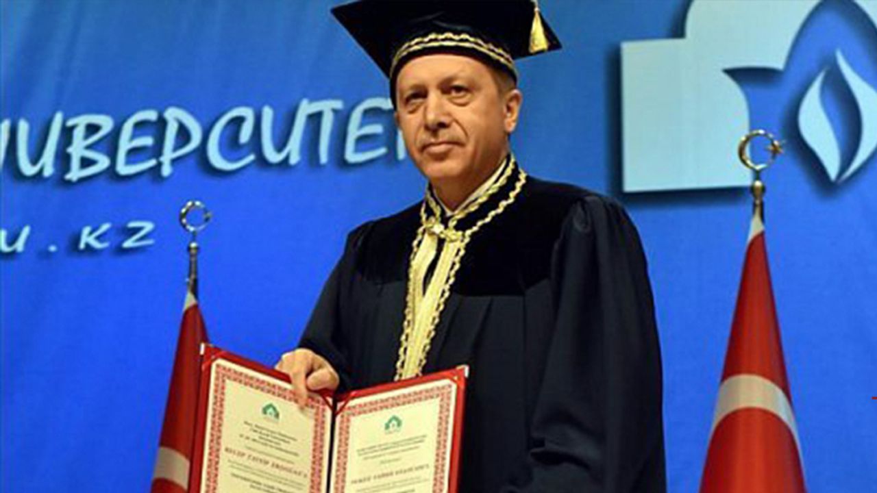 İşte Cumhurbaşkanı Erdoğan'ın mezuniyet belgeleri!