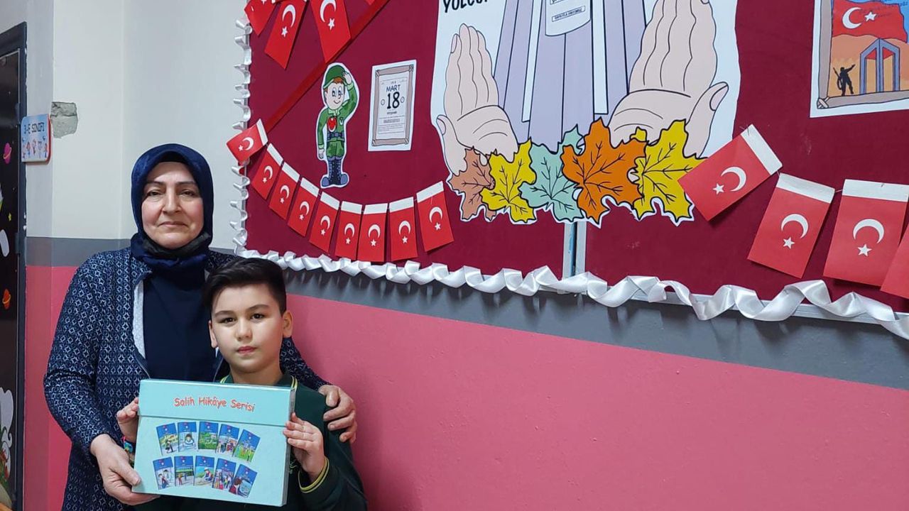 9 yaşındaki Yekta, ödülünü depremzede kardeşlerine hediye etti