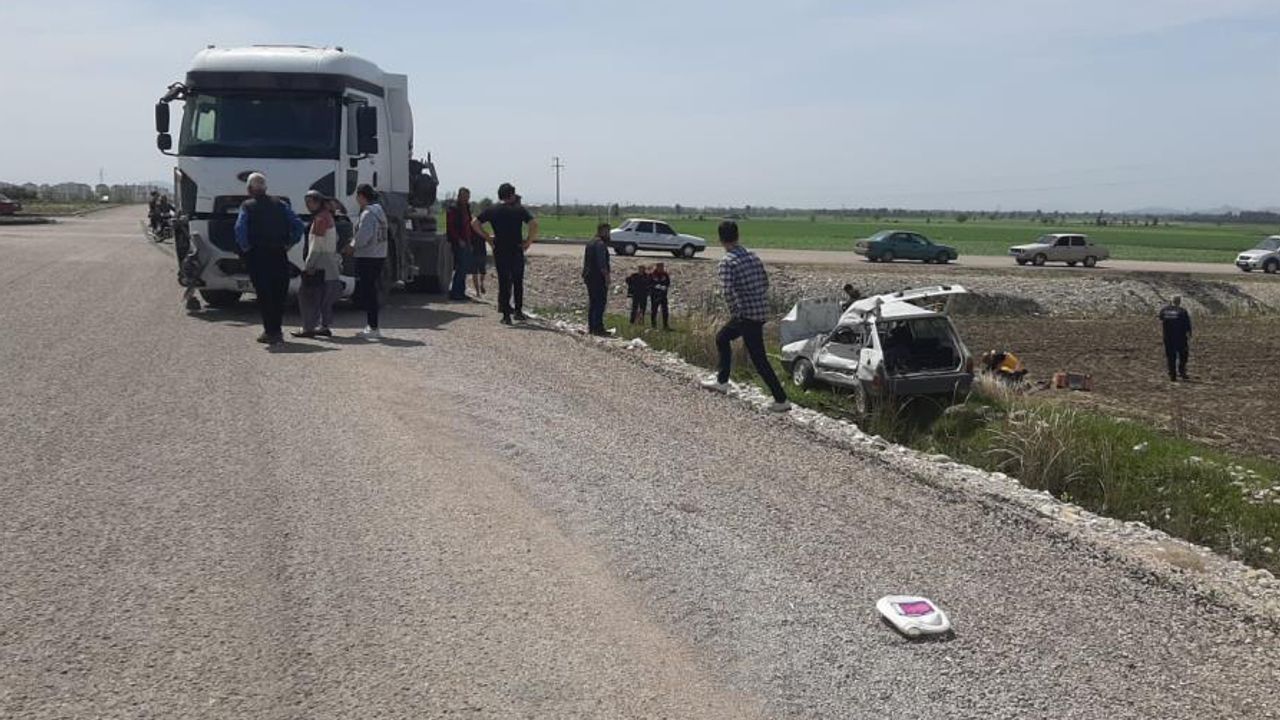 Osmaniye'de otomobil beton mikserine çarptı! 2 ölü