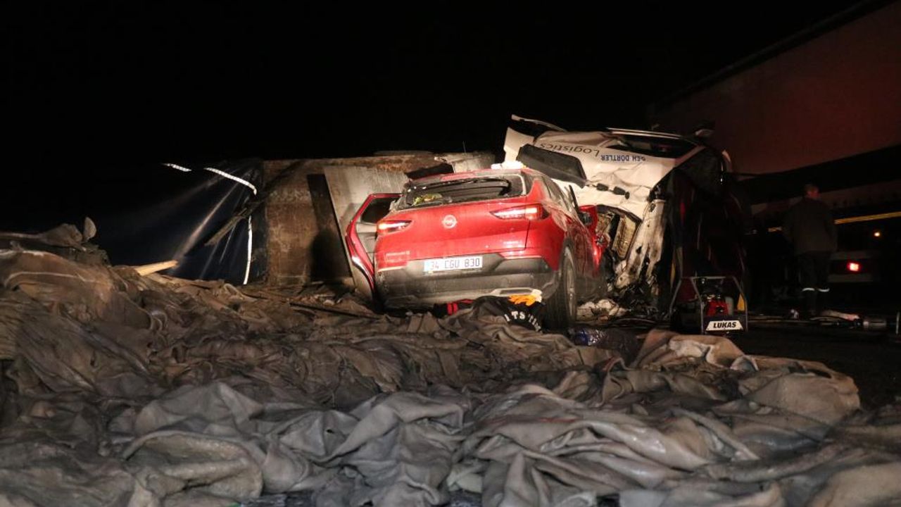 Konya'da devrilen otomobildeki sürücü öldü