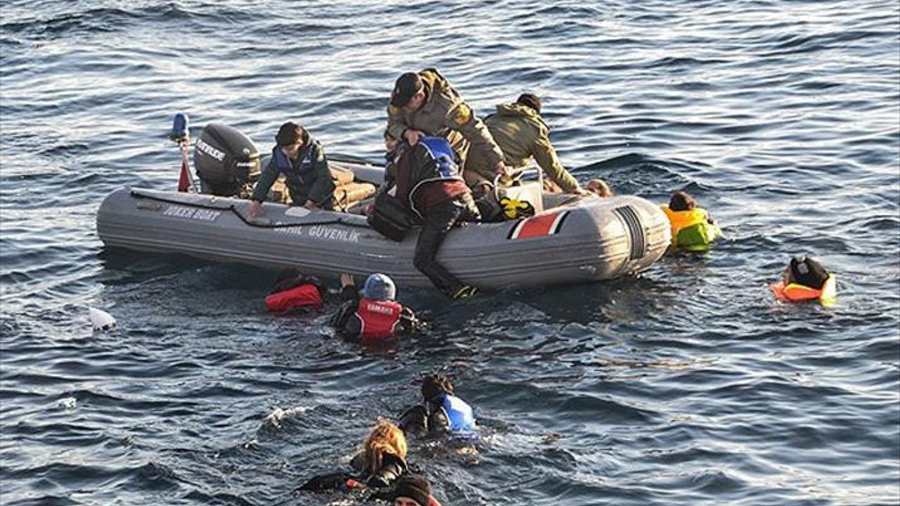 Yunanistan açıklarında göçmen teknesi battı: 1 ölü