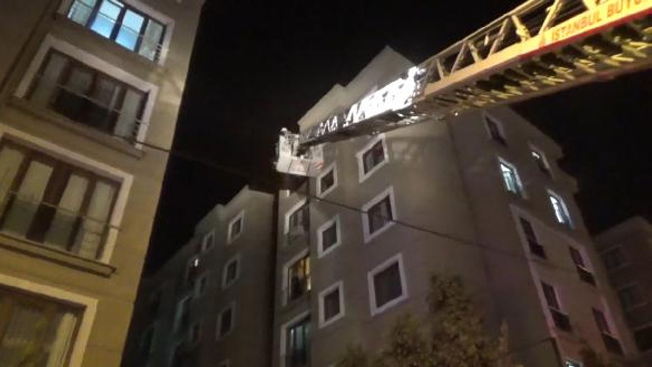 Silivri'de 6 katlı binada çıkan yangına itfaiye müdahale etti