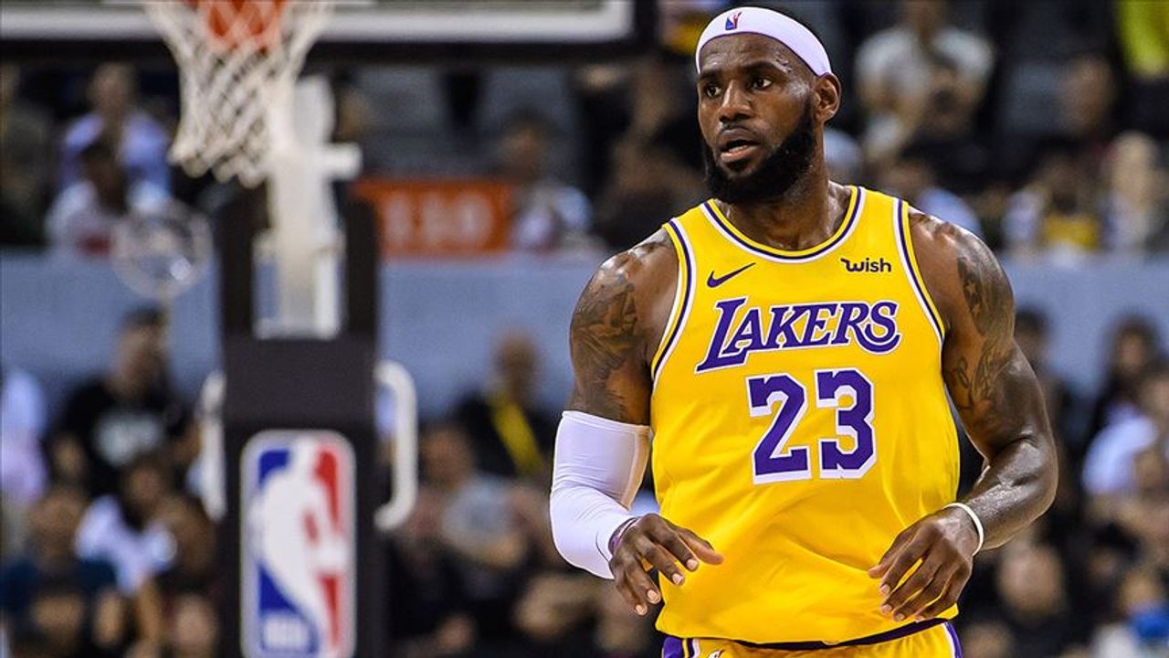 Lakers'ın yıldızı LeBron James'ten emeklilik açıklaması