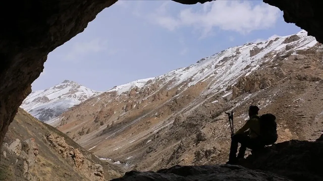 84 yaşında Nepal dağına tırmanan adamın yolculuğu yarım kaldı