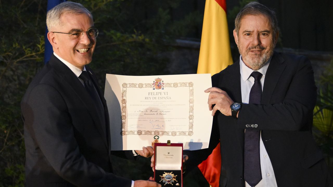 Dışişleri Bakan Yardımcısı Akçapar'a İspanya tarafından devlet nişanı verildi