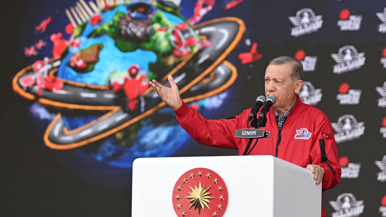 Cumhurbaşkanı Erdoğan TEKNOFEST İzmir'de Kılıçdaroğlu'na yüklendi: "Gençlerin demokrat dedesi" maskesi takanlar..."