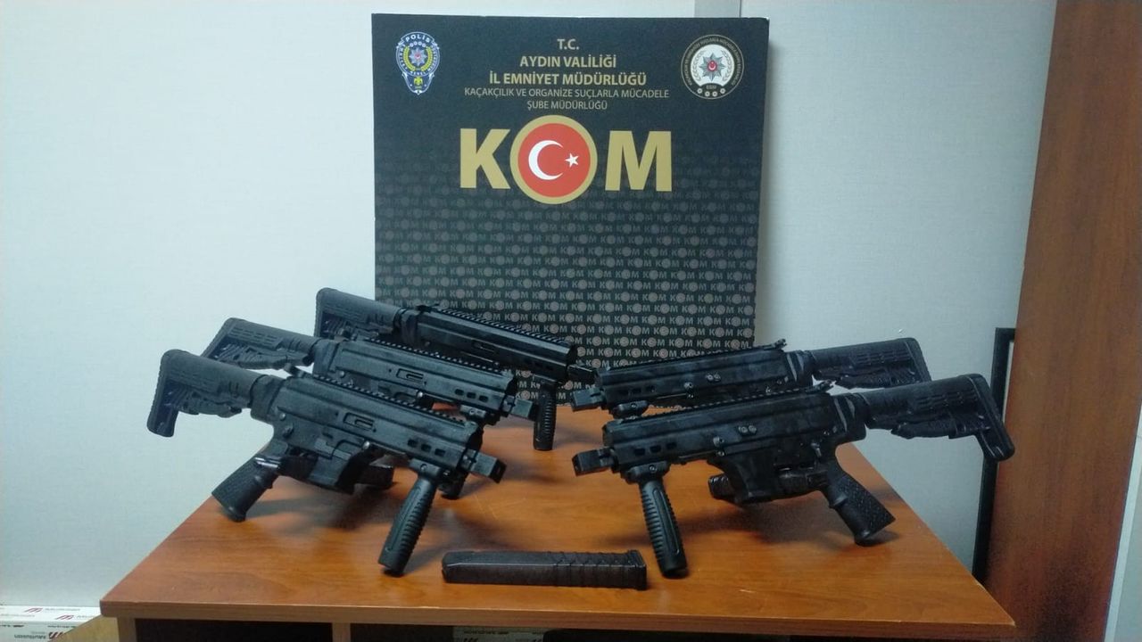 Aydın'da bir araçta 5 uzun namlulu otomatik tüfek yakalandı!  