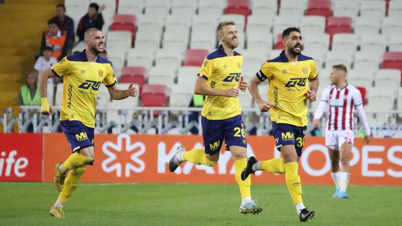 MKE Ankaragücü deplasmanda Sivasspor’u 3-1 yendi