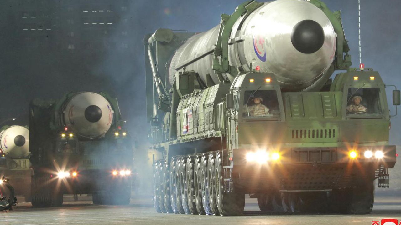 Güney Kore'den nükleer silahlanma mesajı