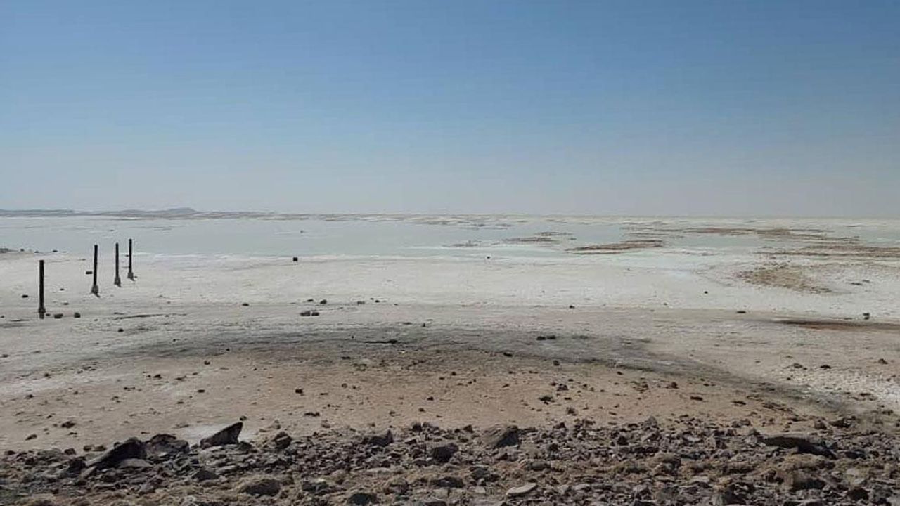 İran'da dünyanın en büyük 2. tuz gölü Urmiye kurudu