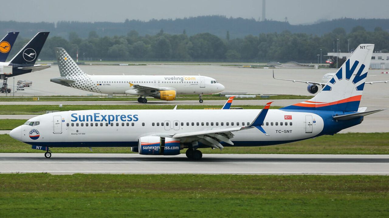 Paris'ten İzmir'e gidecek uçak 30 yolcusunu ve pilotunu unutup kalkış yaptı!