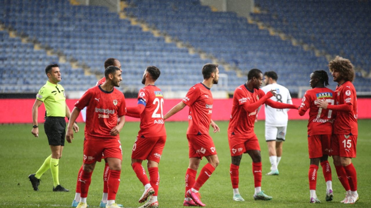 Atakaş Hatayspor Sakaryaspor'u 5-1 yendi