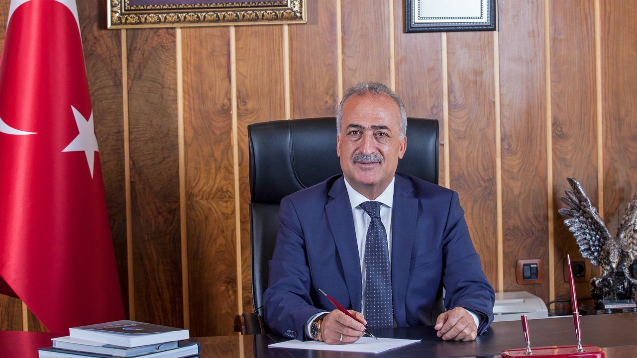 Atatürk Üniversitesine yeni dekanlar atandı   