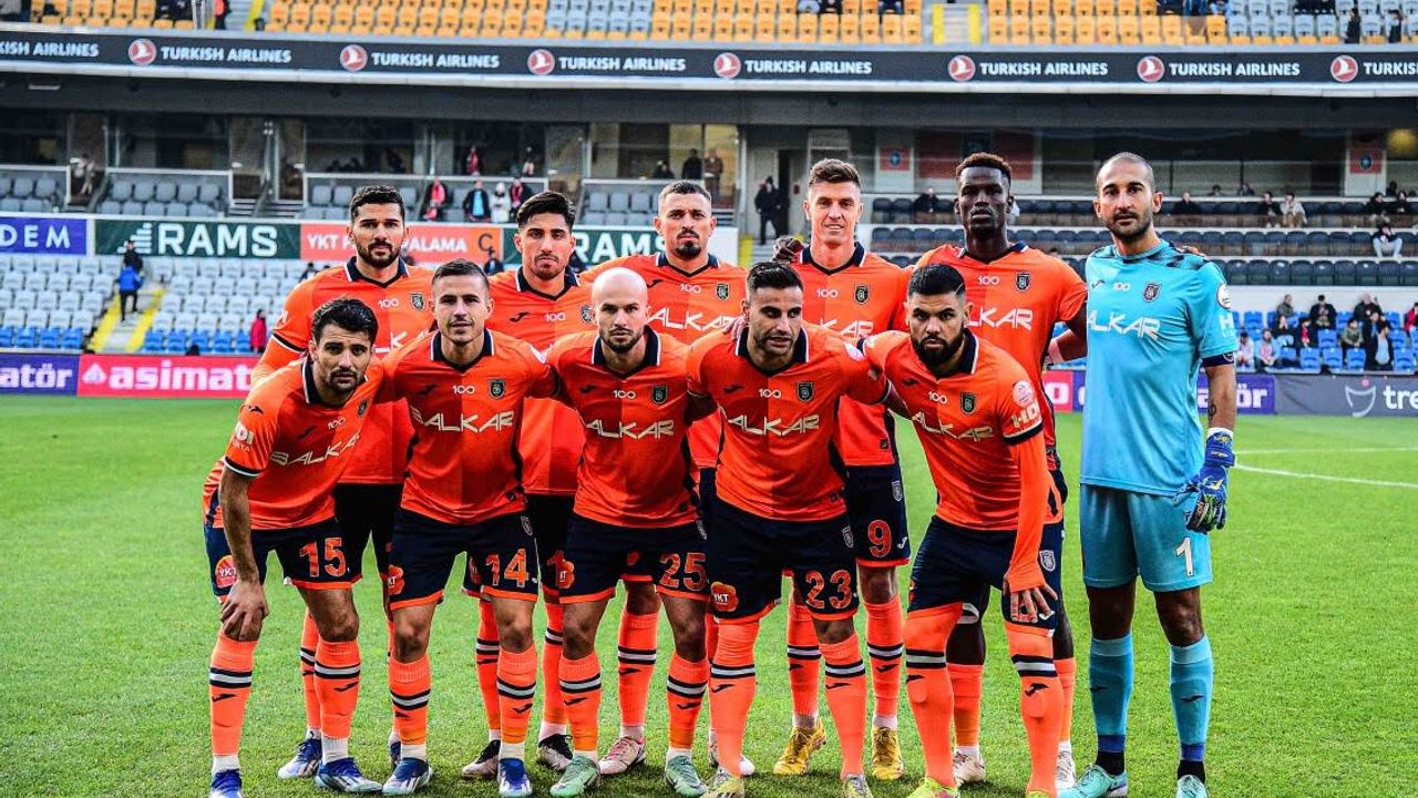 Başakşehir'in yenilmezlik serisi 6 maça yükseldi!