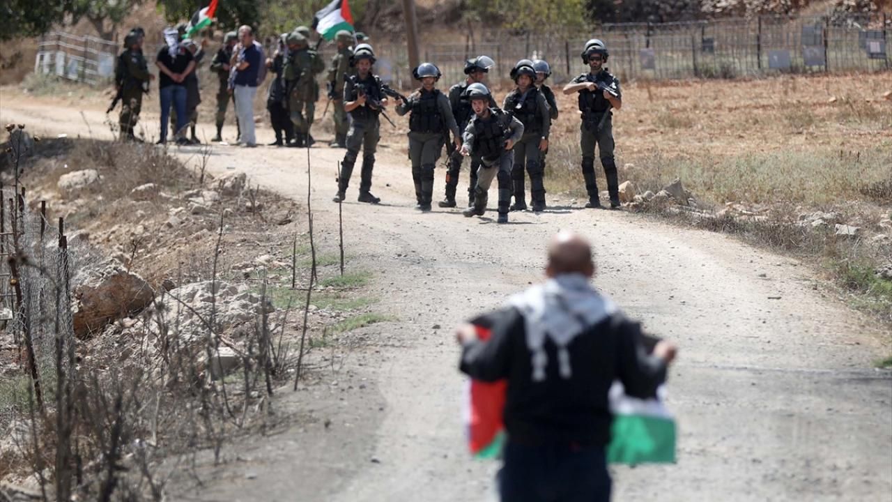 İsrail askerleri Batı Şeria'da bir Filistinliyi daha öldürdü