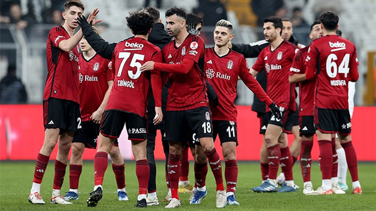Beşiktaş Adana Demirspor'u konuk ediyor