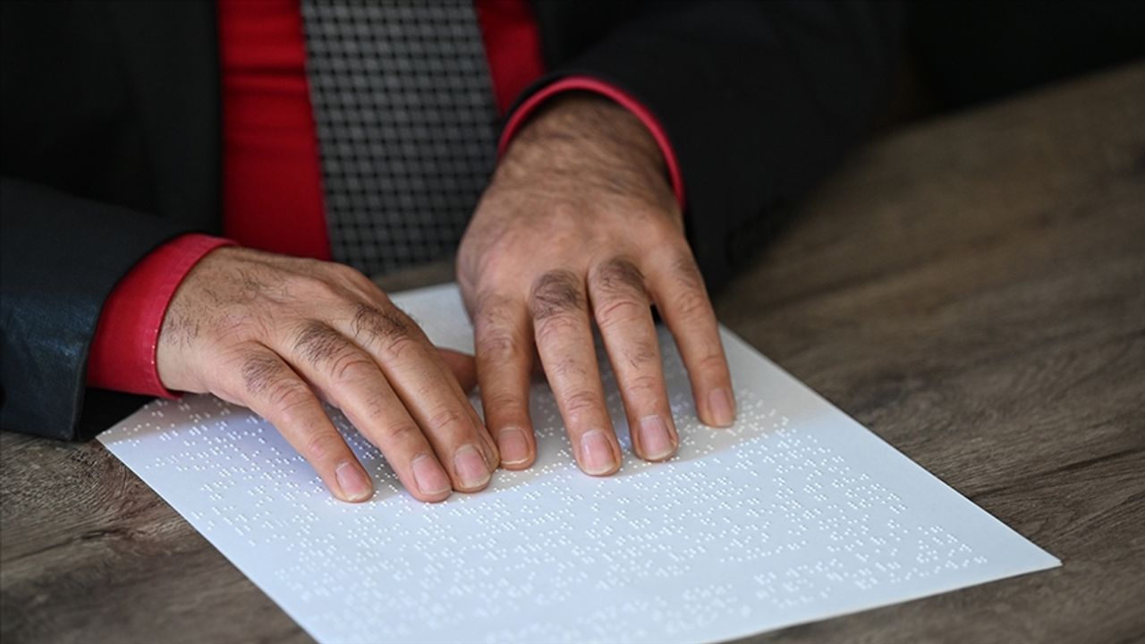 Engellilere yeni düzenleme: Okuryazar görme engelliler noter'de imza yetkisi
