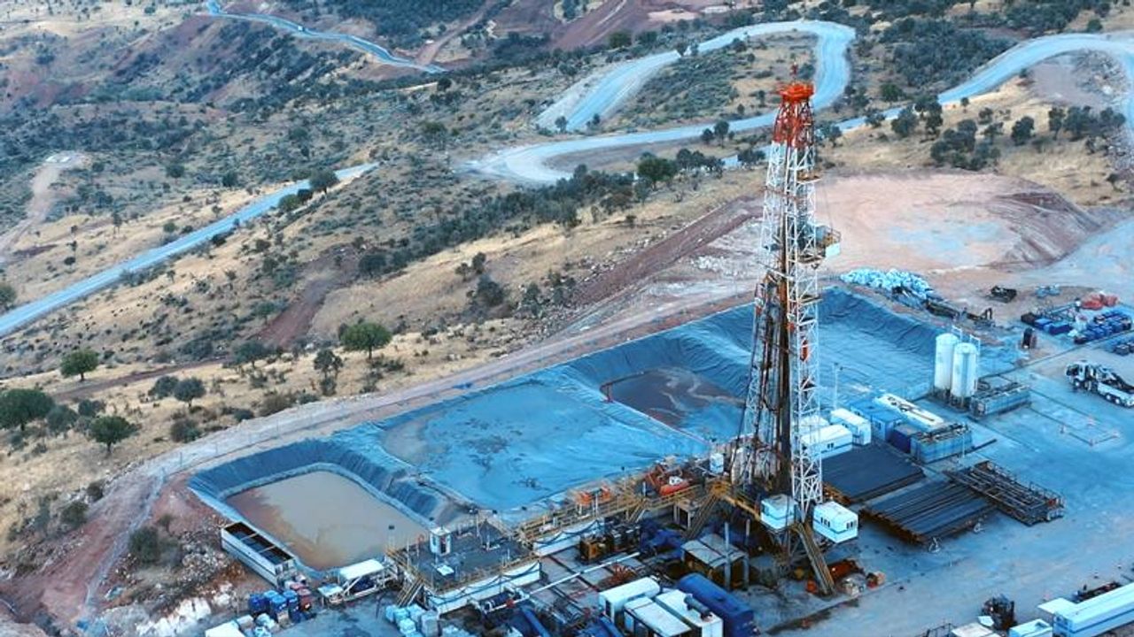 Gabar'da günlük petrol üretimi 35 bin varille rekor hedefi aştı