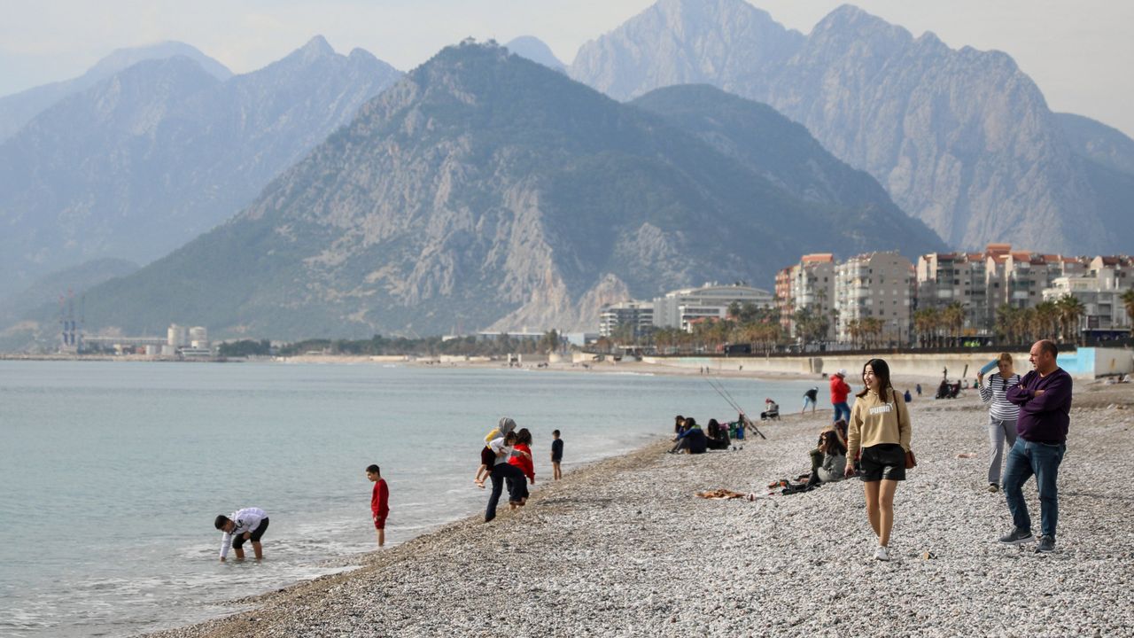 Antalya, ocak ayında ülkenin en sıcak yeri oldu
