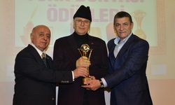 Bünyamin Aksungur'a "Türk Dünyasına Üstün Hizmet" ödülü