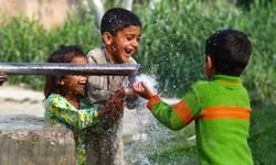 Pakistan'ın Peşaver kentinde Dünya Su Günü