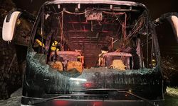 Polisleri taşıyan otobüs Zigana dağında alev alev yandı