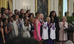 Beyaz Saray'da ağırlanan basketbolcu bayıldı
