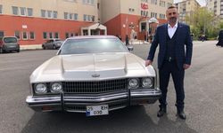 Oy kullanmaya Ülkücü Hareketin merhum lideri Alparslan Türkeş’in otomobiliyle geldi.