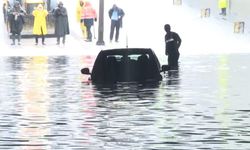 Ankara'da yollar yağmurdan göle döndü