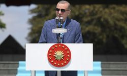 Erdoğan Menderes'in anıt mezarını ziyaret etti