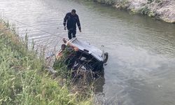 Aksaray’da araç kanala düştü: 1 ölü 1 yaralı