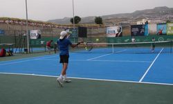Gabar Dağı'ndaki petrol sahasında dünya tenisçilerinden gösteri maçı