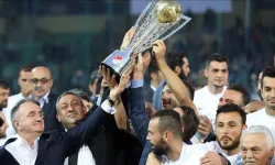 Gençlik ve Spor Bakanı Kasapoğlu, Süper Lig'e yükselen Çaykur Rizespor'u kutladı
