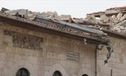 Depremde zarar gören vakıf eserler onarılıyor