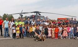 Şehit pilotun ismini taşıyan köy okulunun öğrencileri helikopterle tanıştı