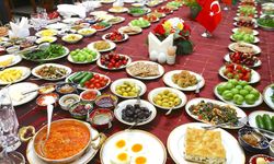 Dünya Kahvaltı Günü"nde, UNESCO yetkilileri, Türk kahvaltısı ile tanıştı