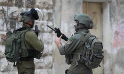İsrail Batı Şeria'da 33 Filistinliyi gözaltına aldı