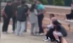 Arnavutköy’de gençlerin tekme tokat kavgası kamerada