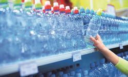 Dikkatli olun: Pet şişelerden gerçekten su mu içiyoruz?