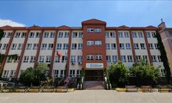 Prof. Dr. Mümtaz Turhan Sosyal Bilimler Lisesinden depremzede öğrencilere burs imkanı