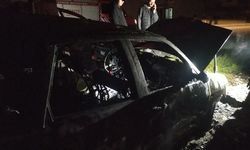 Otomobil alev alev yandı, sürücü zor Kurtuldu