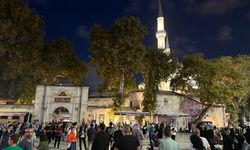 Vatandaşlar Mevlit Kandili için Eyüpsultan Camii’ne akın etti  