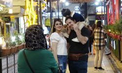 Van esnafının yüzü İranlı turistlerle güldü