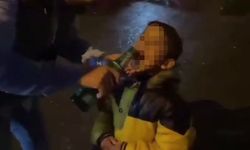 İstanbul'da skandal! Küçücük çocuğa zorla alkol içirip o anları kameraya aldılar