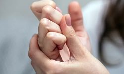 Parmak çıtlatma neden yapılır, zararı var mıdır?