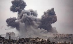 İsrail insani ara biter bitmez Gazze'yi bombaladı