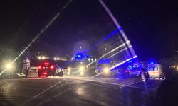 Van-Hakkari karayolunda çığ felaketi: Minibüs şarampole yuvarlandı