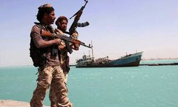 Husiler, Aden Körfezi’nde yük gemisine saldırdı: 1 yaralı